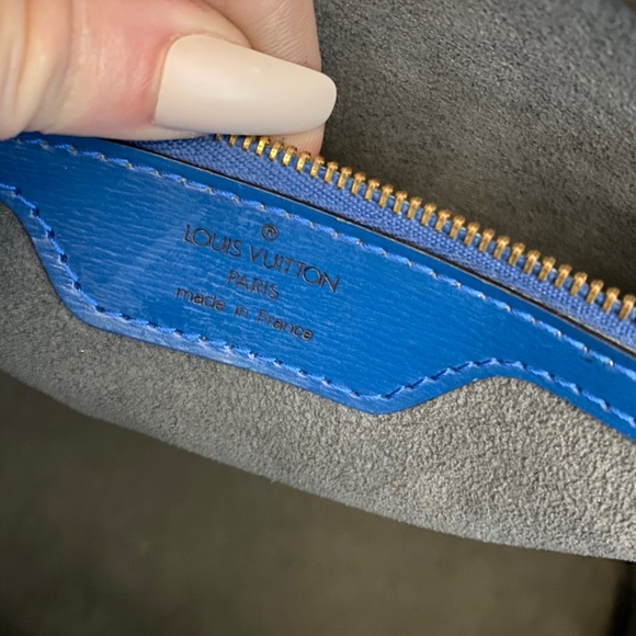 Louis Vuitton Epi Bag - ❌SOLD❌ - Picture 5 of 9